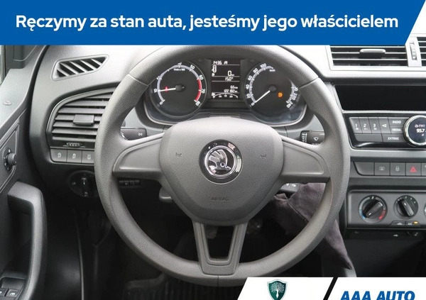 Skoda Fabia cena 36000 przebieg: 122175, rok produkcji 2018 z Szamotuły małe 154